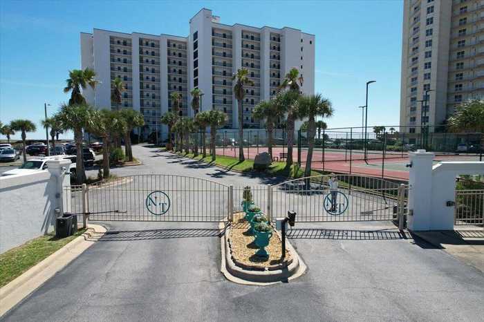 photo 2: 8271 Gulf Boulevard Unit APT 901, Navarre FL 32566