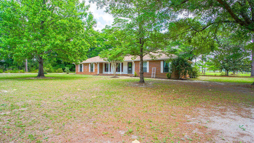 photo 2: 441 Country Club Drive, DeFuniak Springs FL 32435