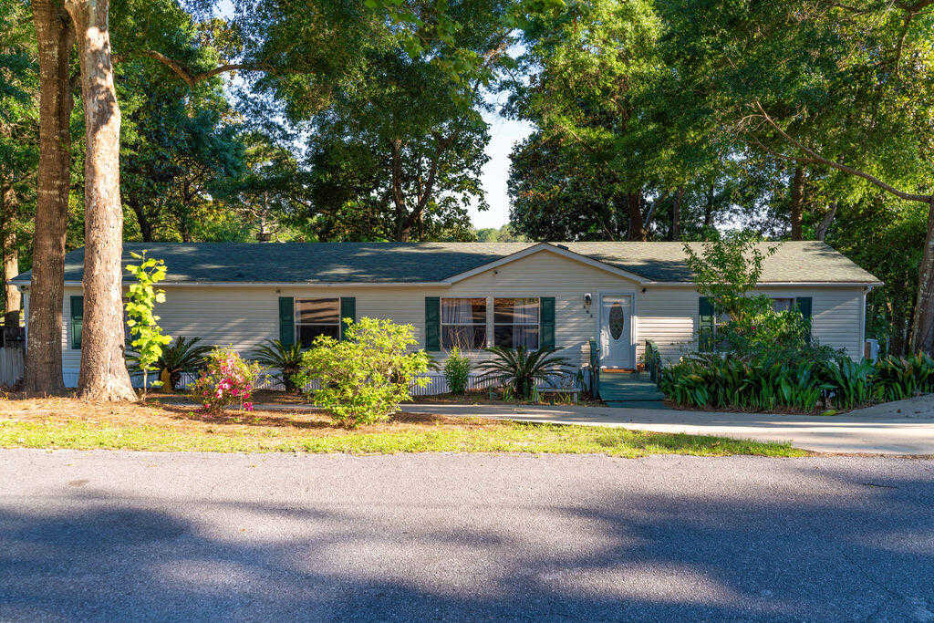 photo 1: 763 Squirrel Road, DeFuniak Springs FL 32433