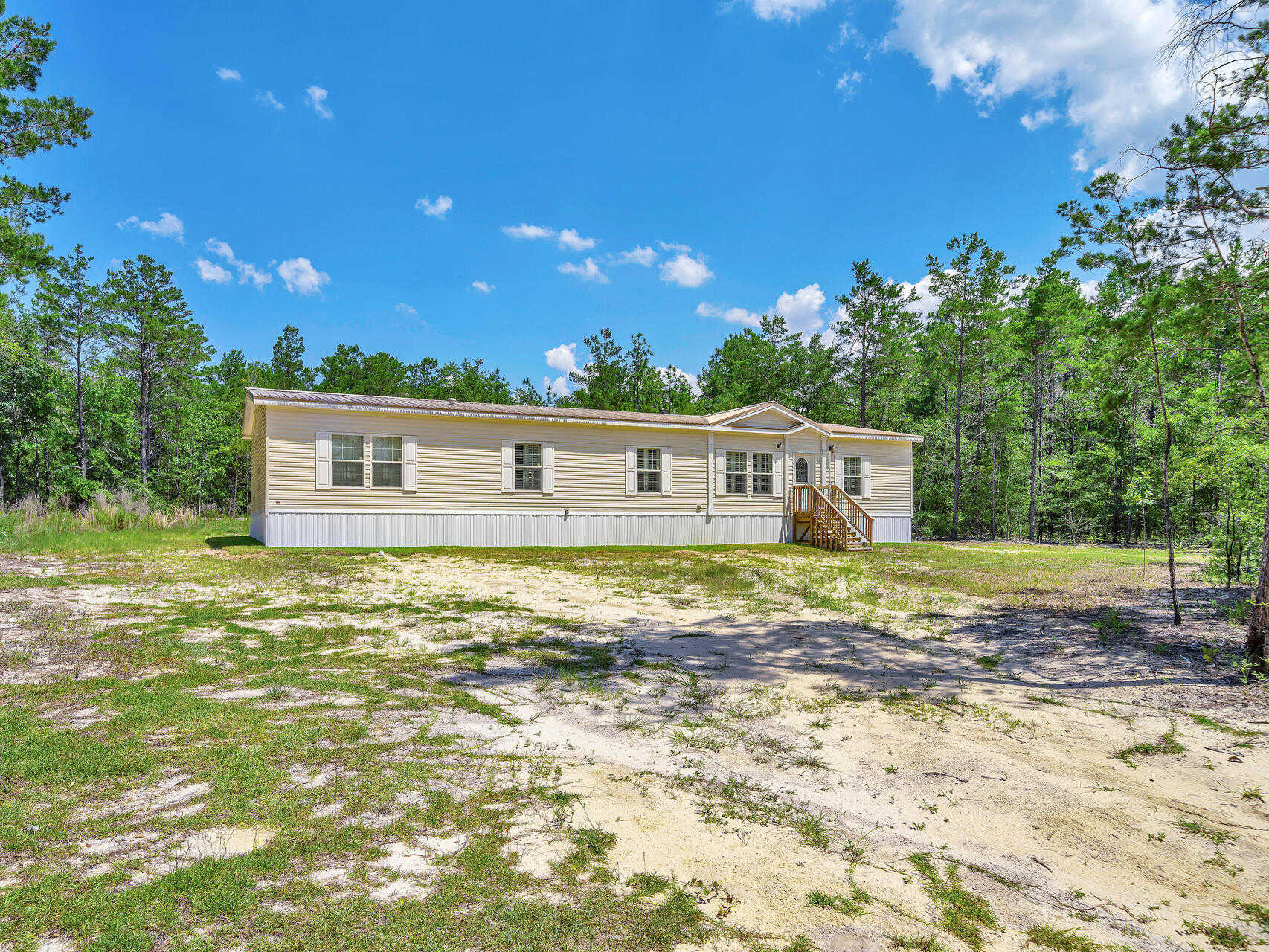 photo 1: 646 Osage Drive, DeFuniak Springs FL 32433