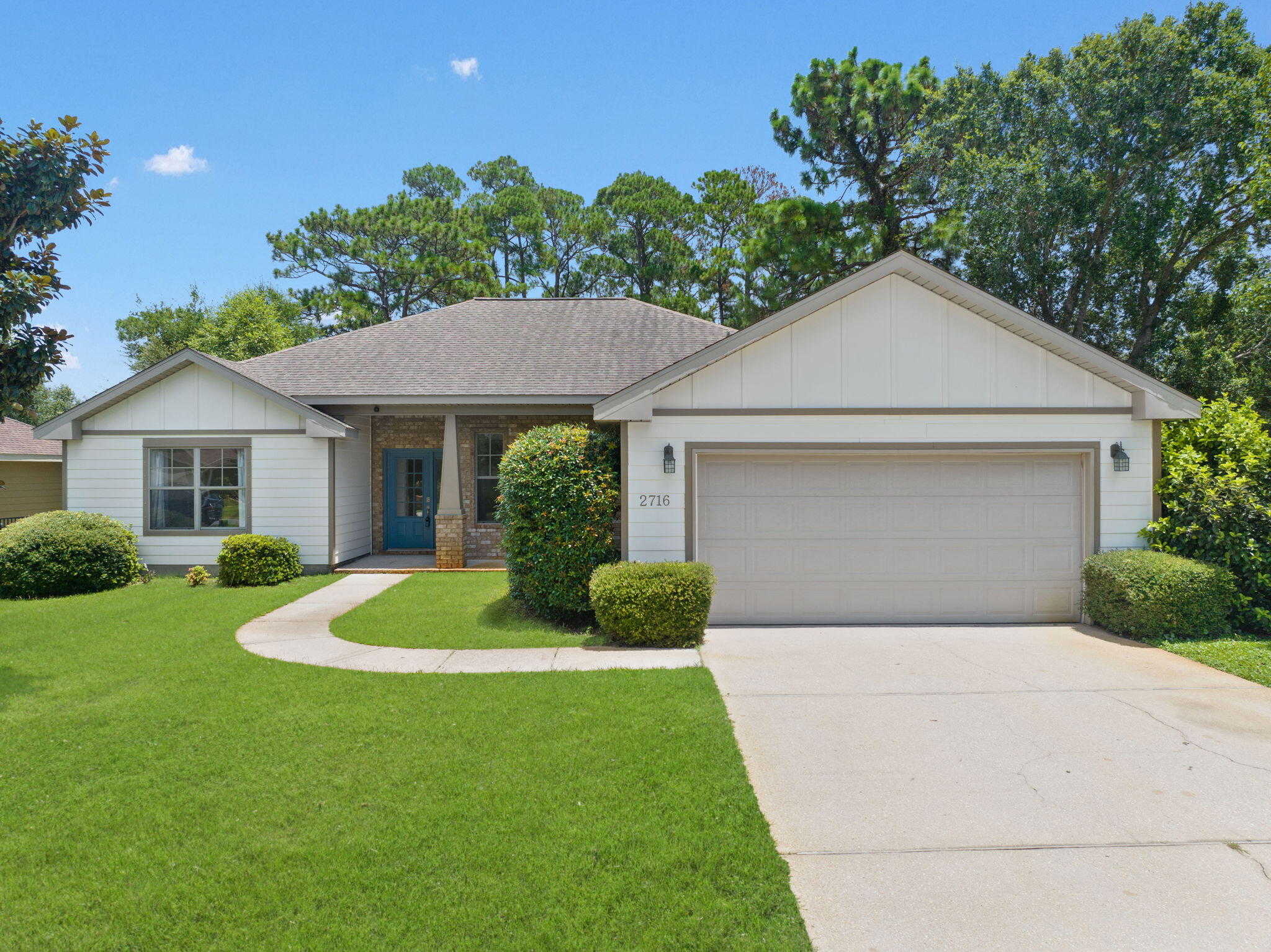 photo 1: 2716 Lakes Edge Lane, Navarre FL 32566