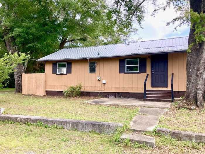 photo 2: 82 N 1St Street, DeFuniak Springs FL 32433