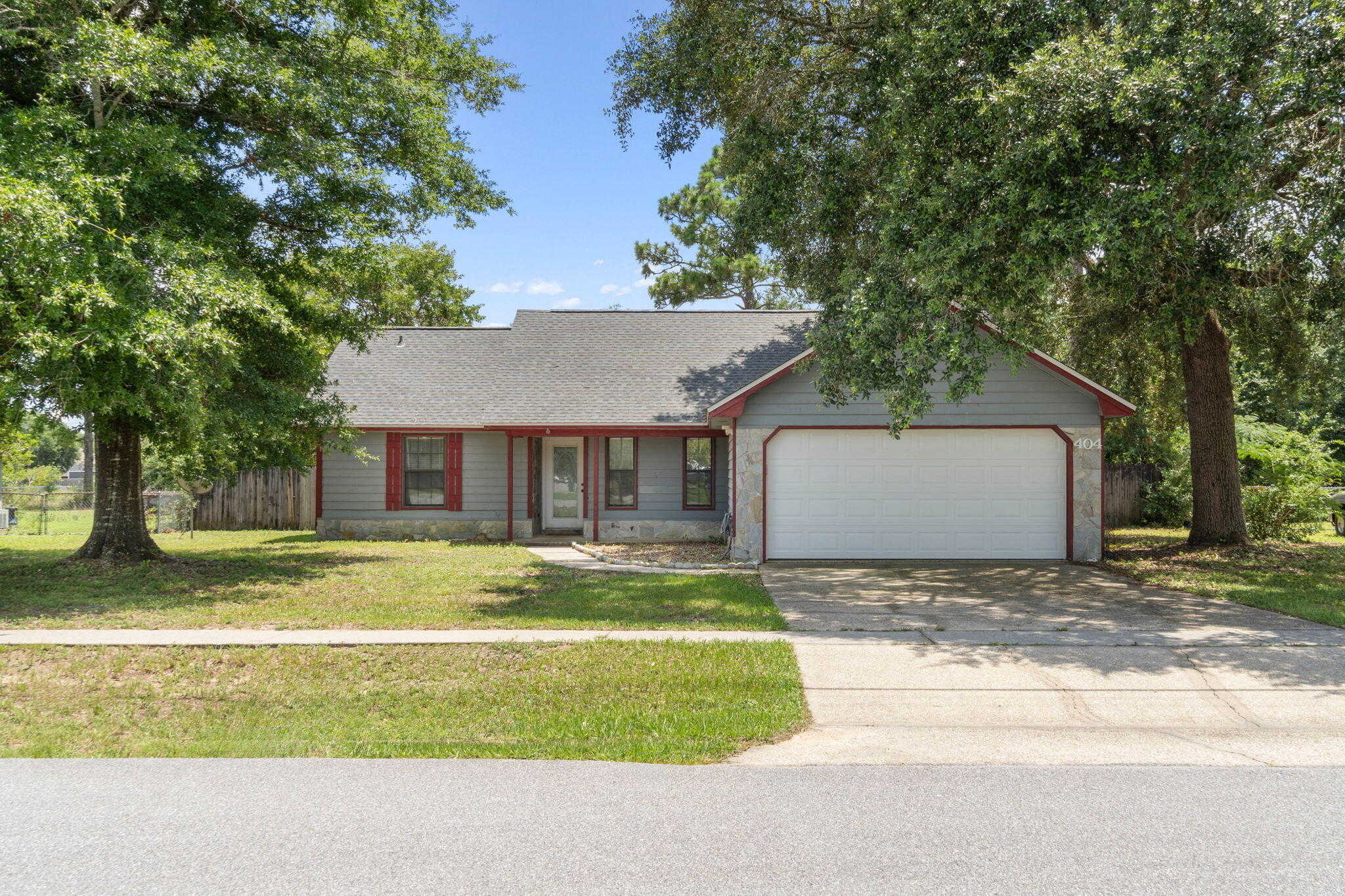 photo 1: 404 Brown Place, Crestview FL 32539