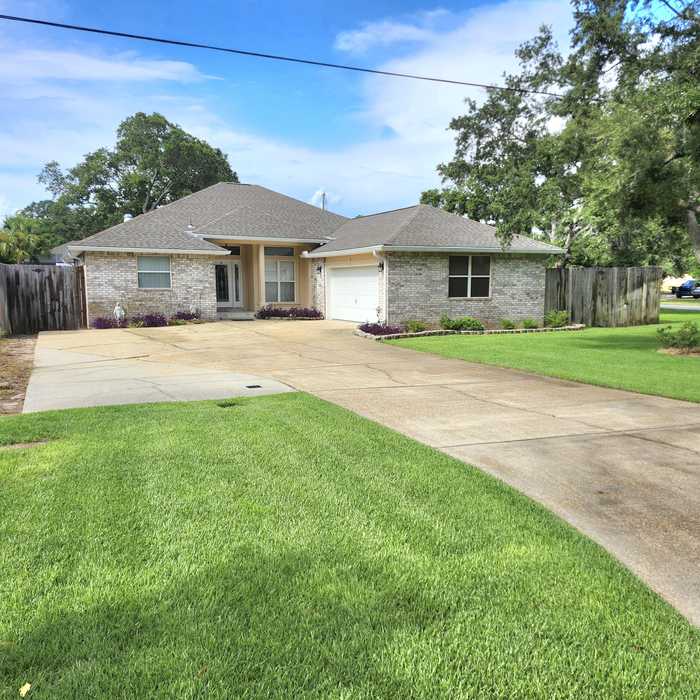 photo 1: 107 1St Avenue, Shalimar FL 32579