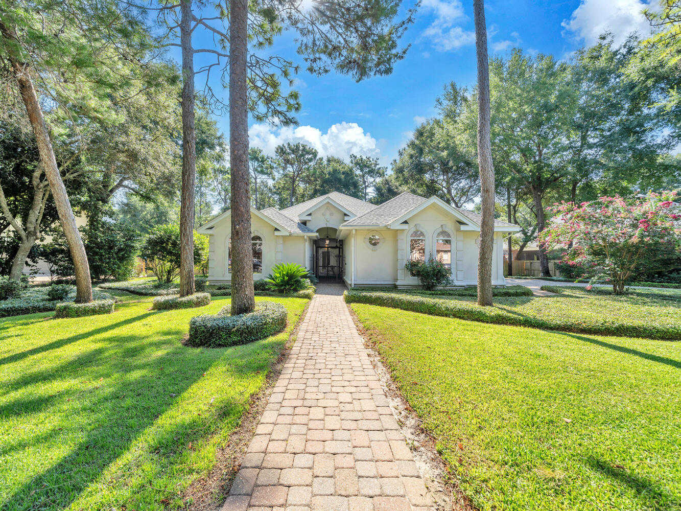 photo 1: 831 Coldwater Creek Circle, Niceville FL 32578