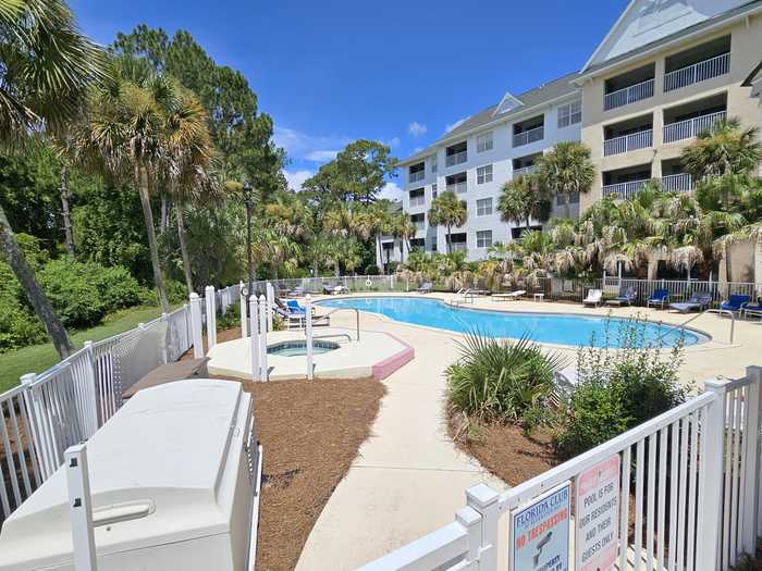 photo 3: 4276 Calinda Lane Unit APT 125, Niceville FL 32578