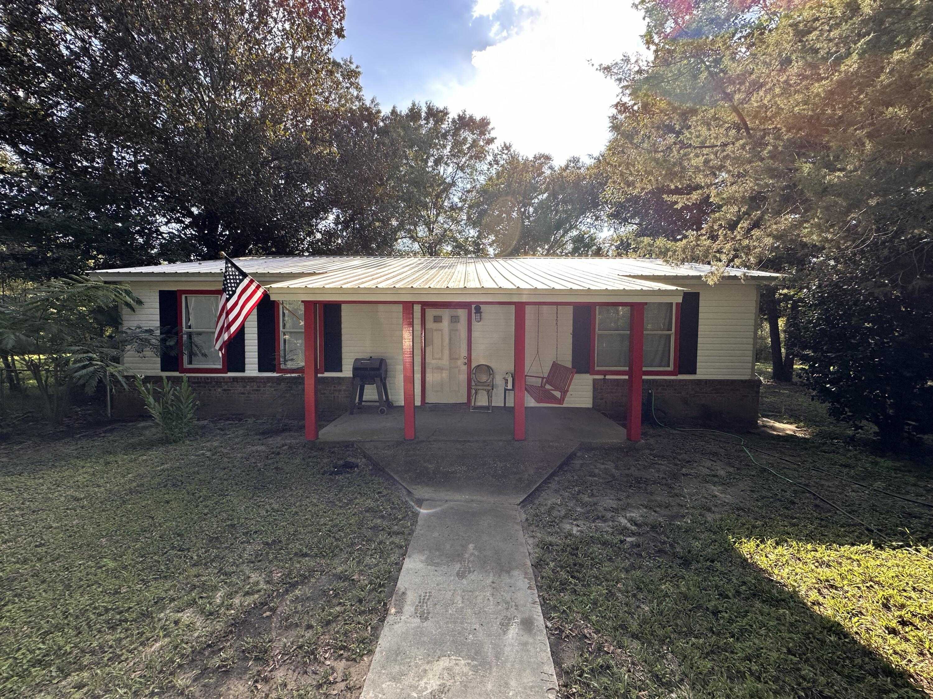 photo 2: 8106 County Line Road, Laurel Hill FL 32567