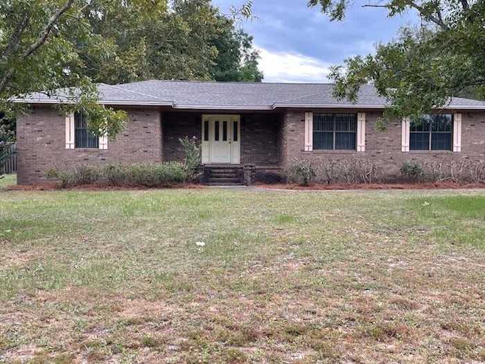 photo 1: 1303 Grandview Drive, Crestview FL 32539