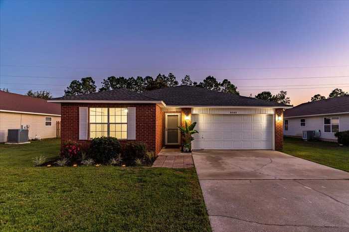 photo 2: 9543 Parker Place Drive, Navarre FL 32566