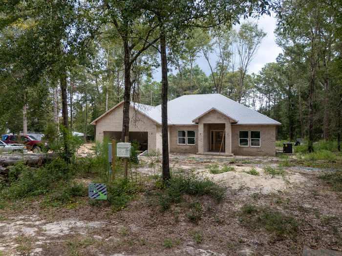 photo 1: 198 Lake Juniper Circle, DeFuniak Springs FL 32433