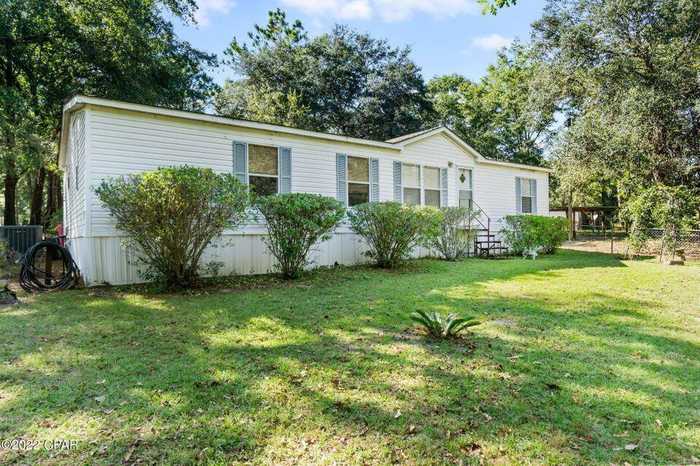 photo 1: 63 Cherokee Circle, DeFuniak Springs FL 32433