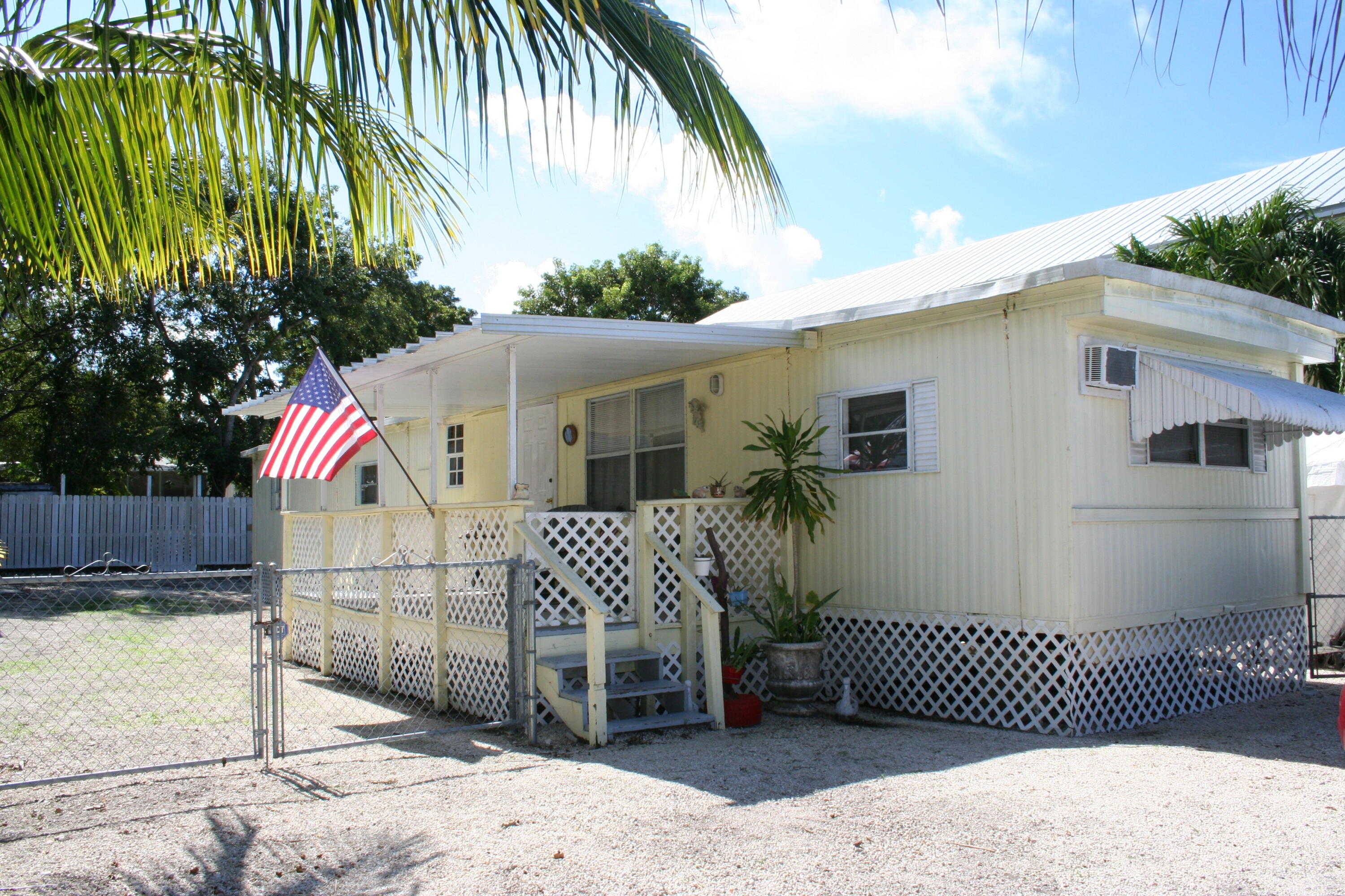 photo 1: 324 Vaca Road, Key Largo FL 33037