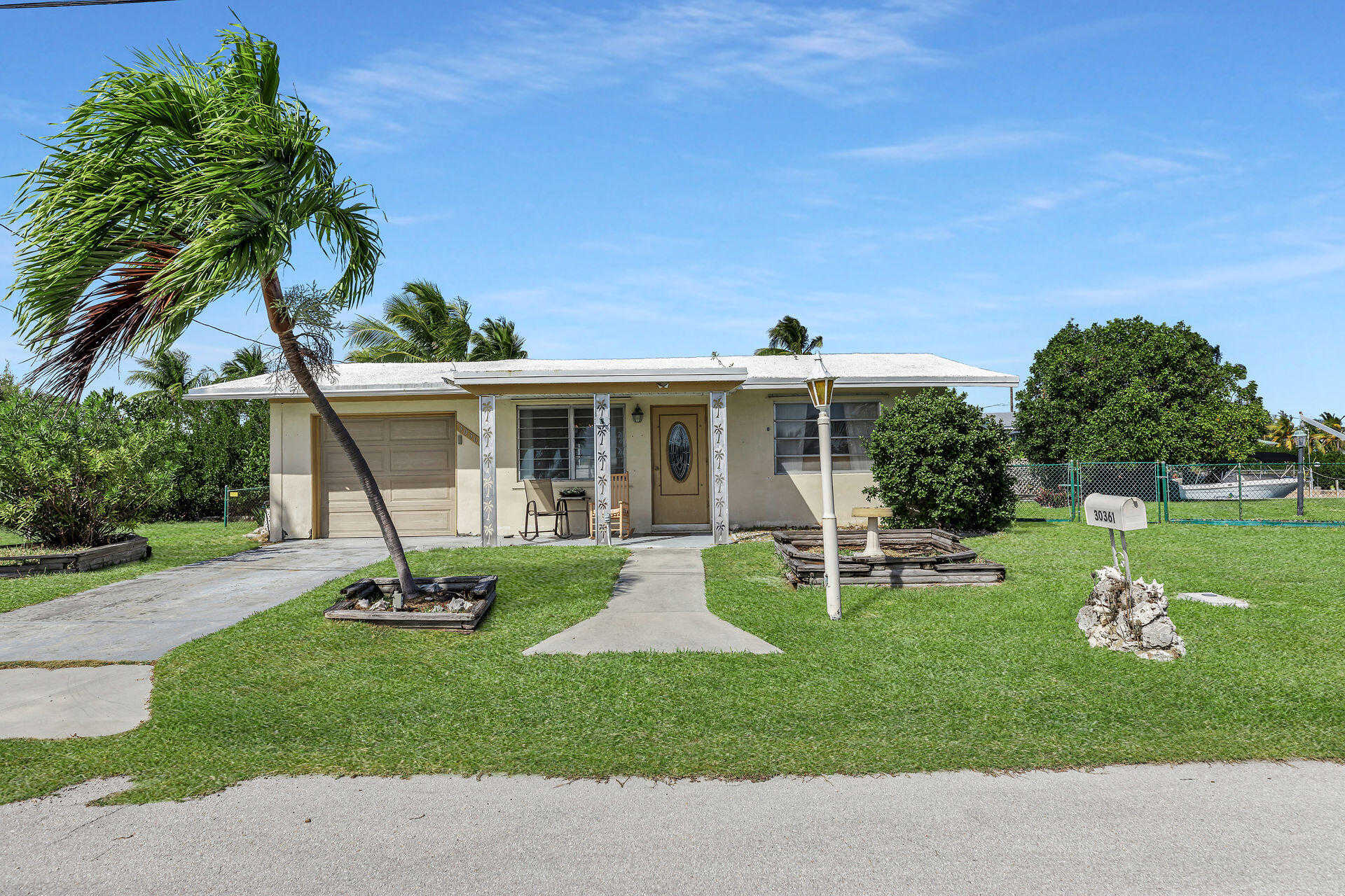 photo 1: 30361 Harding Road, Big Pine Key FL 33043