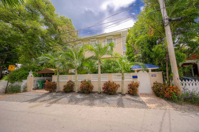 photo 2: 1006 Seminary Street, Key West FL 33040