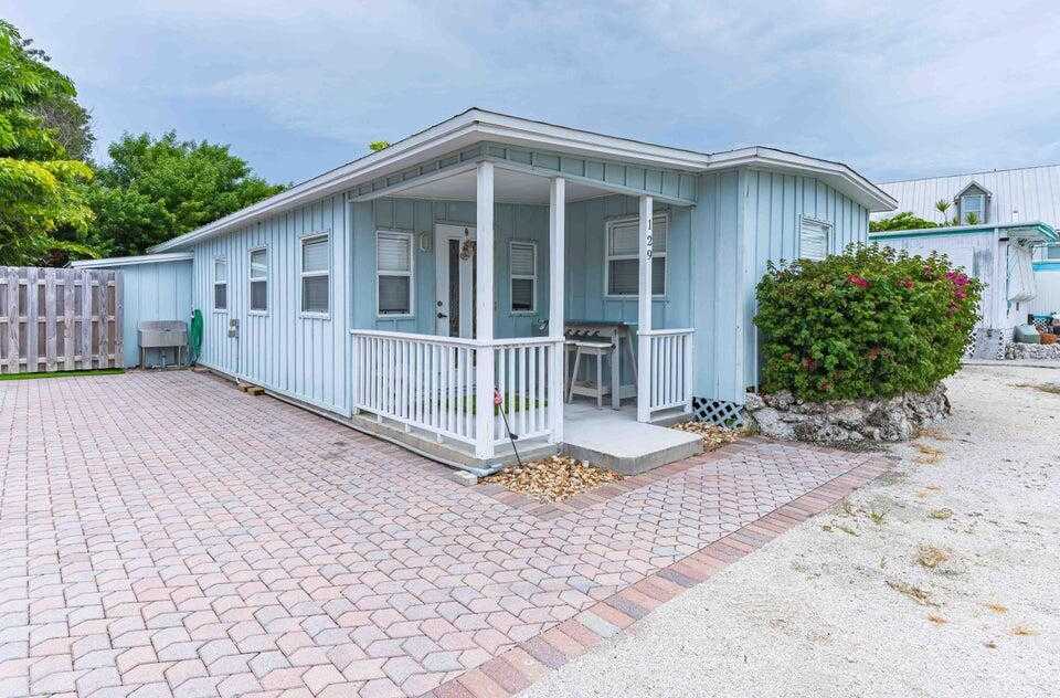 photo 3: 129 Airstream Lane, Plantation Key FL 33070