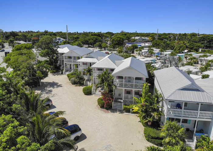 photo 2: 84 Johnston Avenue, Upper Matecumbe Key Islamorada FL 33036