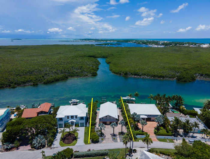 photo 2: 220 Tide Avenue, Plantation Key FL 33070