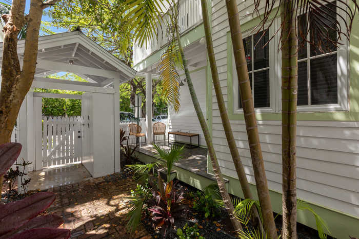 photo 2: 1011 Simonton Street, Key West FL 33040