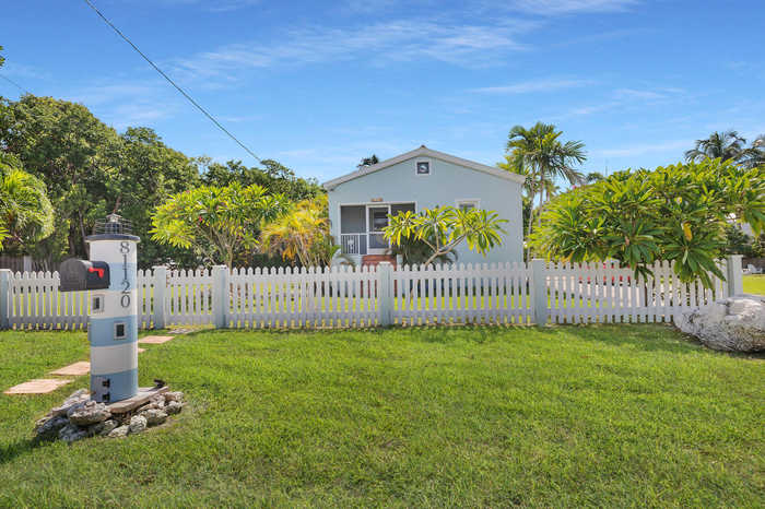 photo 1: 81120 Old Highway, Upper Matecumbe Key Islamorada FL 33036