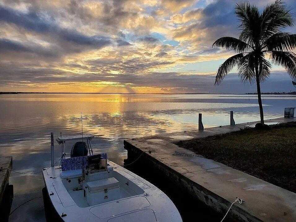 photo 3: 1541 Sunrise Drive, Big Pine Key FL 33043