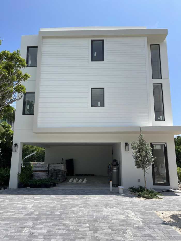 photo 1: 124 Orchid Street, Plantation Key FL 33070