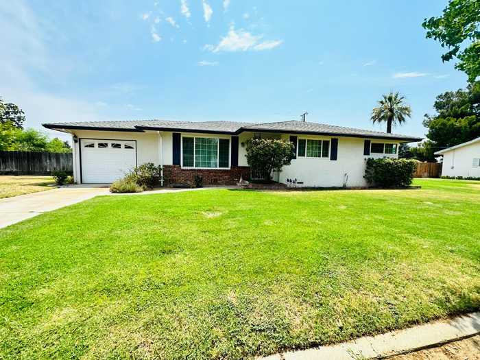 photo 1: 5420 E Gettysburg Avenue, Fresno CA 93727