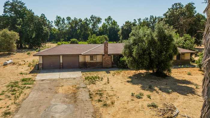 photo 1: 3782 S Channel Road, Sanger CA 93657