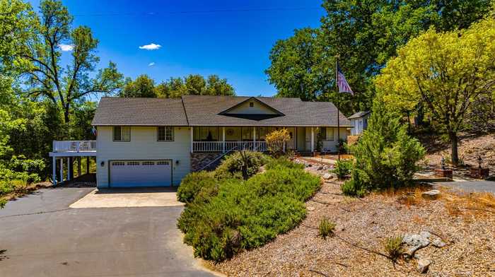 photo 1: 41715 River Falls Road, Oakhurst CA 93644