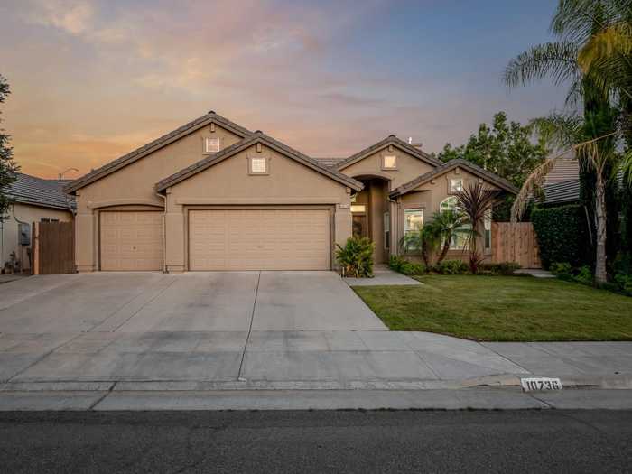 photo 2: 10736 N Bunkerhill Drive, Fresno CA 93730