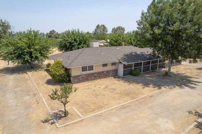 photo 2: 6588 E Dakota Avenue, Fresno CA 93727