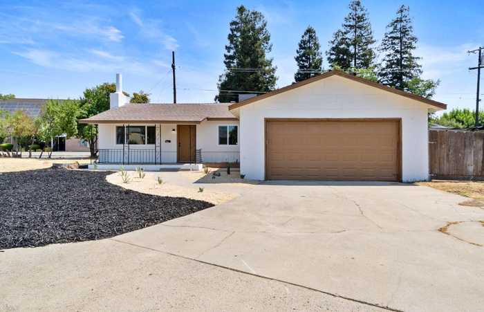 photo 1: 513 N Pine Street, Madera CA 93637