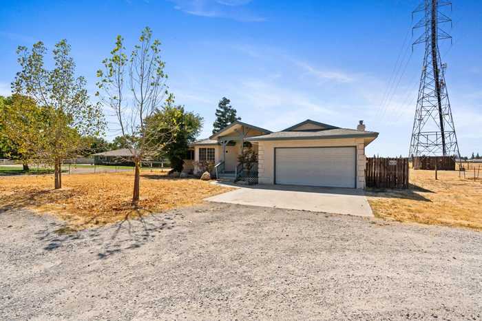 photo 2: 6205 N Locan Avenue, Clovis CA 93619