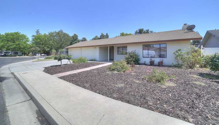 photo 2: 1978 Ashcroft Avenue, Clovis CA 93611