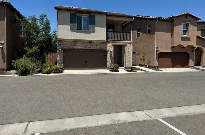 photo 1: 1277 Terrazo Way, Clovis CA 93612