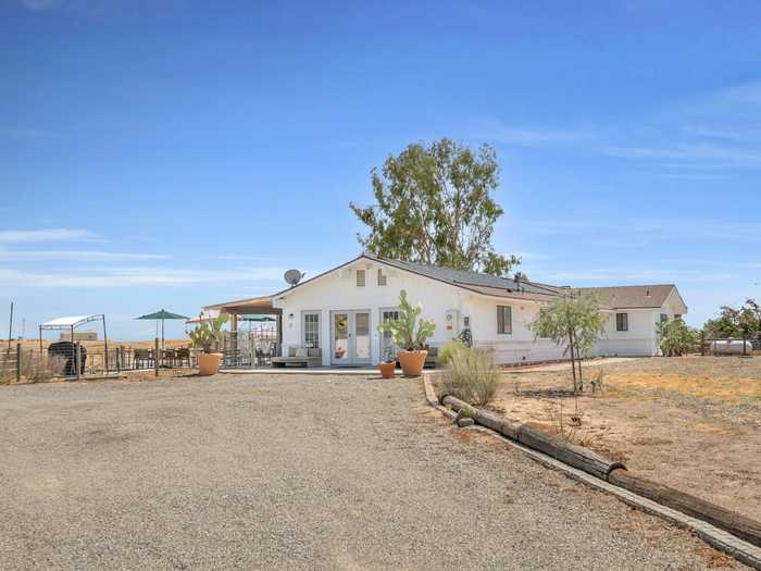 photo 1: 16291 Anaconda Road, Madera CA 93636