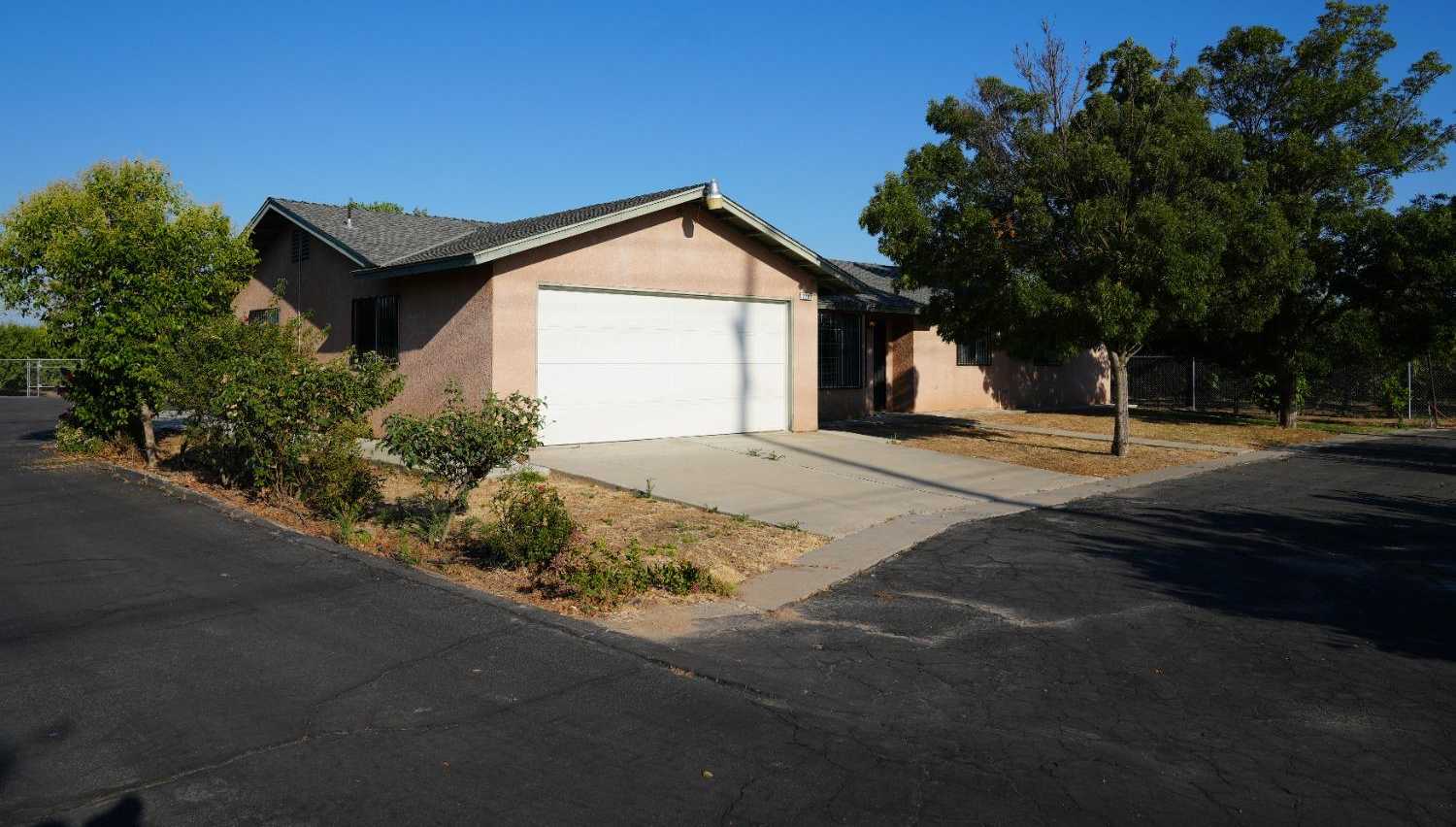 photo 2: 2280 S Mccall Avenue, Sanger CA 93657