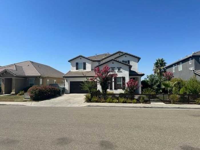 photo 2: 2701 Glade Avenue, Madera CA 93637