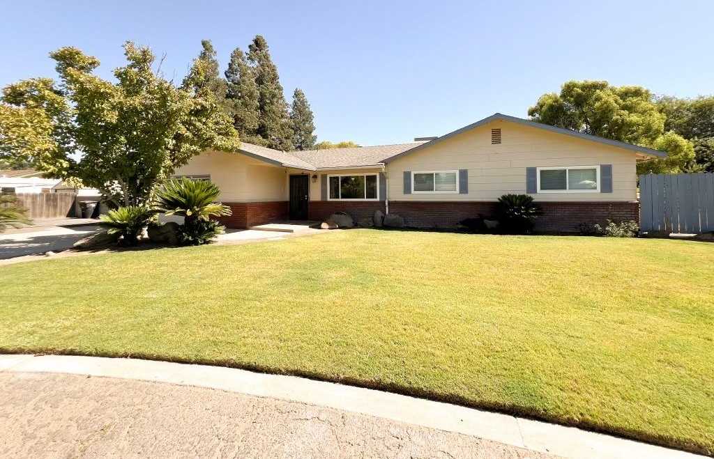 photo 2: 41150 Grove Court, Madera CA 93636