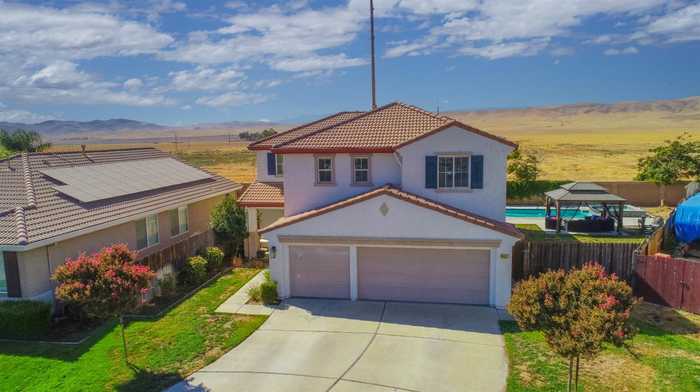 photo 1: 943 Chianti Circle, Coalinga CA 93210