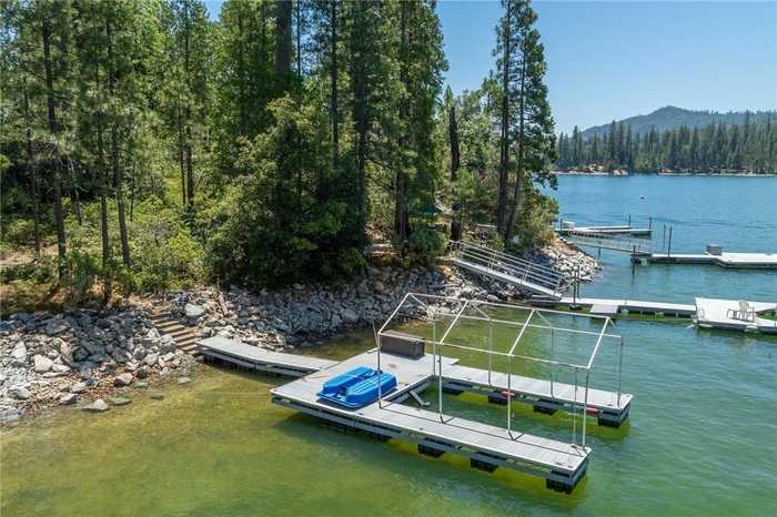 photo 2: 55500 Lake Point Drive, Bass Lake CA 93604