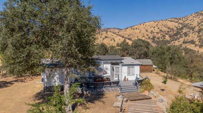 photo 1: 35487 Peck Lane, Squaw Valley CA 93675