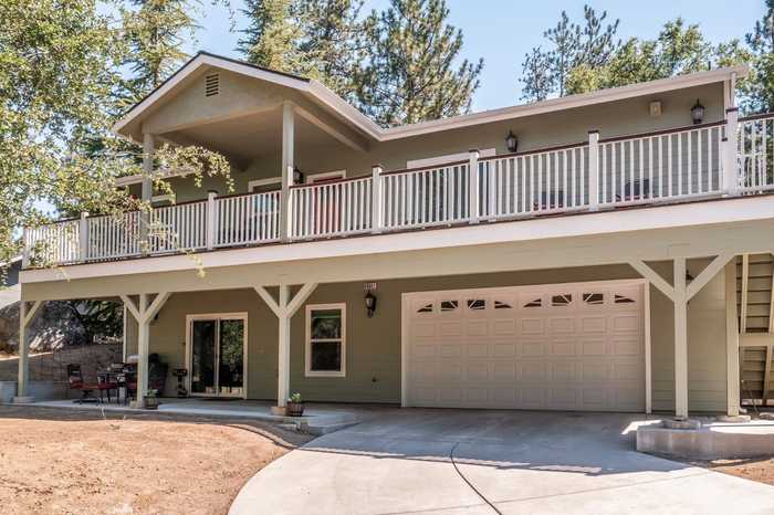 photo 1: 48441 Woodbend Court, Oakhurst CA 93644