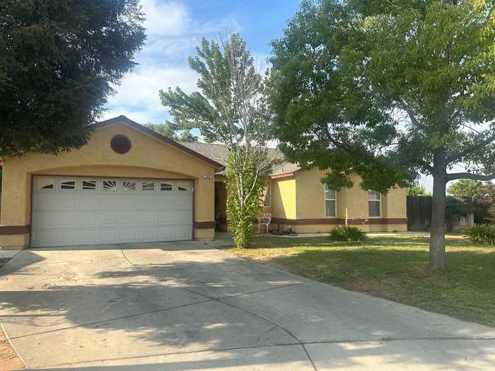 photo 1: 358 Tucker Avenue, Sanger CA 93657