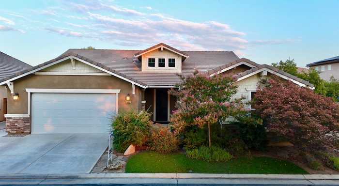 photo 1: 1644 N Chesterfield Lane, Clovis CA 93619