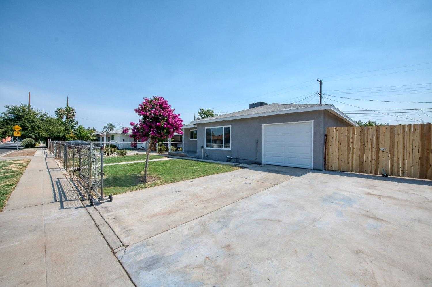 photo 3: 2455 S Page Avenue, Fresno CA 93725