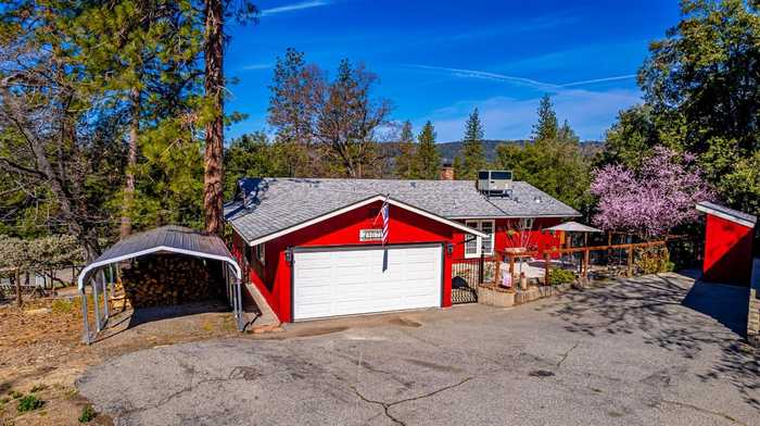 photo 1: 43071 Country Club Drive, Oakhurst CA 93644