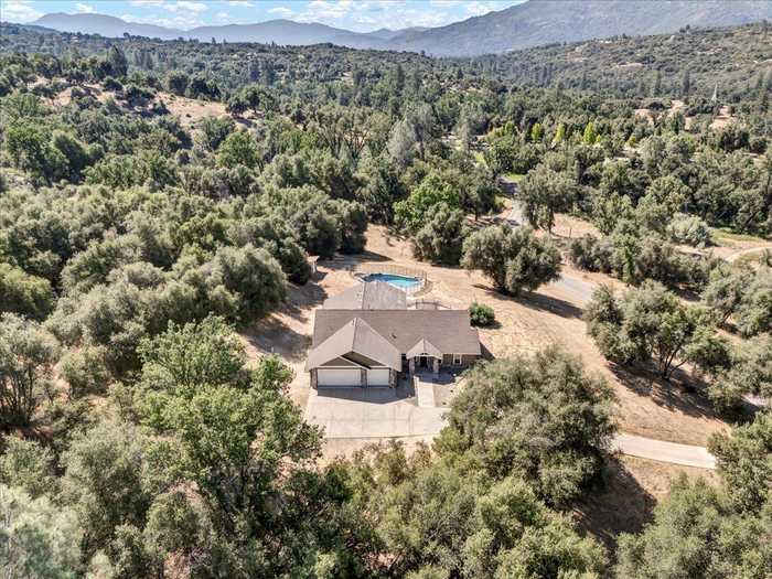 photo 2: 46453 Opah Drive, Ahwahnee CA 93601