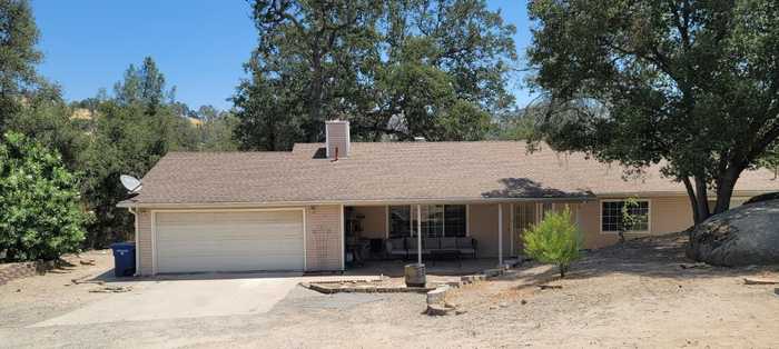 photo 1: 29067 Acorn Court, Coarsegold CA 93614