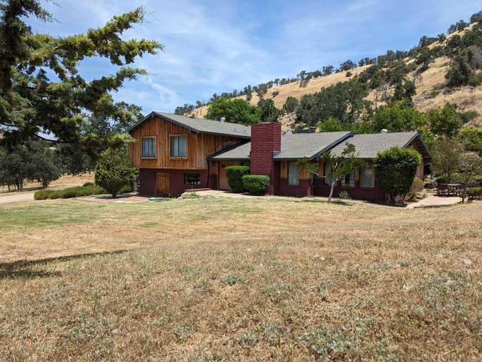 photo 1: 37730 Barberry Lane, Squaw Valley CA 93675