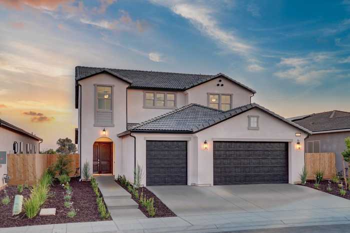 photo 1: 874 Talus Way South, Madera CA 93636